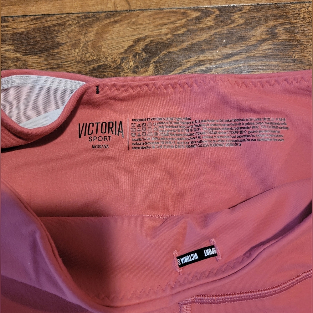 NWOT Victoria's Secret Sport Knockout Leggings in Empire Rose Size Medium - Picture 3 of 4
